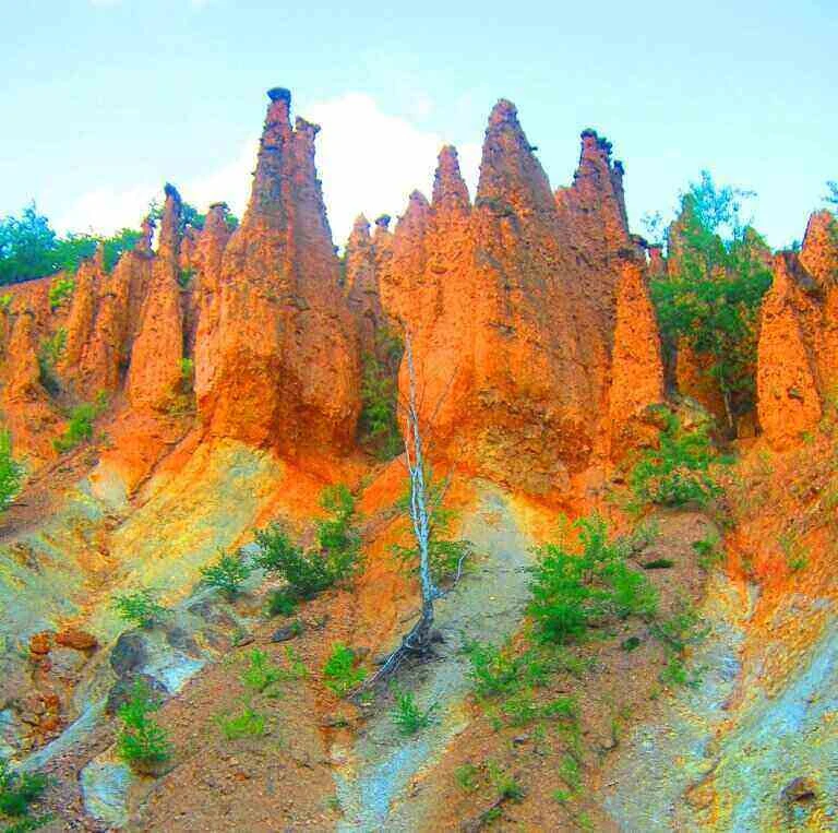DEVIL 'S TOWN - almost a world wonder!