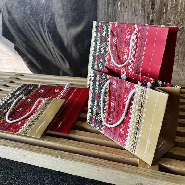Decorative gift bag-2