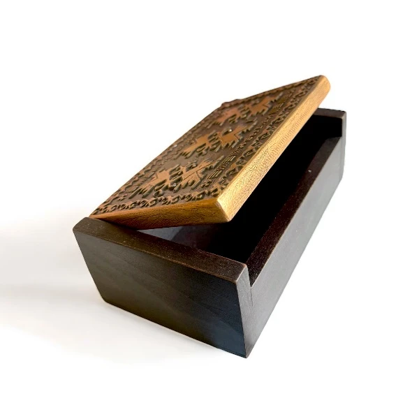 ORNAMENTAL BOX OF CARPET PATTERNS-3