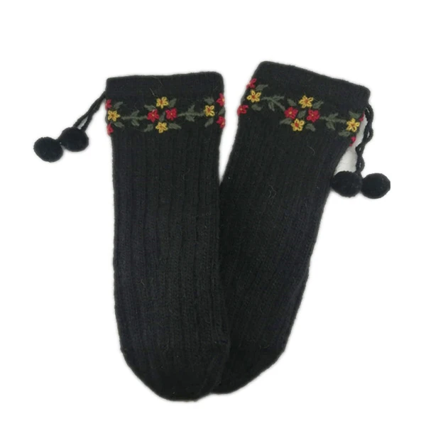 WOMEN'S WOOL SOCKS FLORAL EMBRODIERY-1