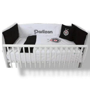 Bebi posteljina sa ogradicom FK Partizan pamuk crno bela serbianshop