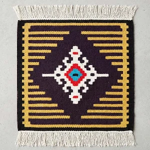 rucno tkani vuneni dekorativni cilim atapot za dom motiv zaštite 40x40cm